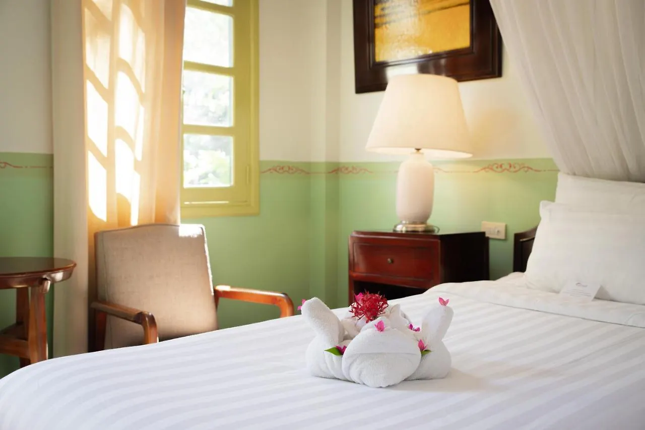 Villa Maly Boutique Hotel Luang Prabang 4*,