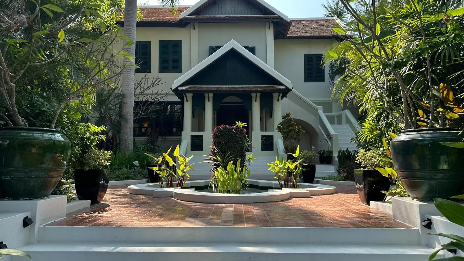 Villa Maly Boutique Hotel Луангпхабанг Курортный комплекс